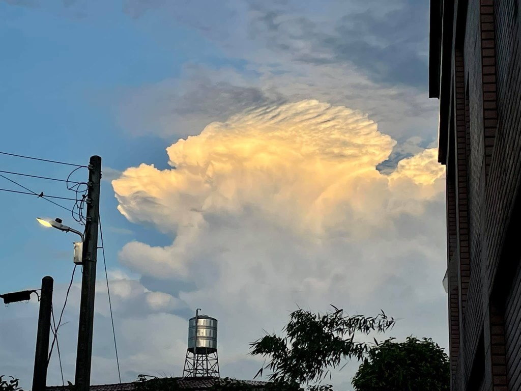 像看著天空一樣的自然🌈