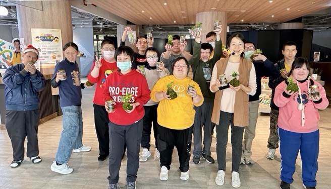 「老師，我會想妳的……」