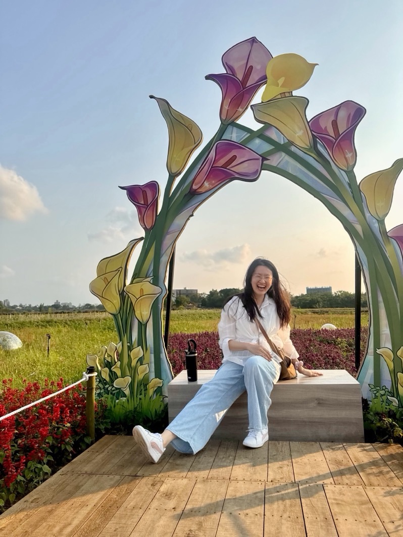 「妳在爆笑什麼？」